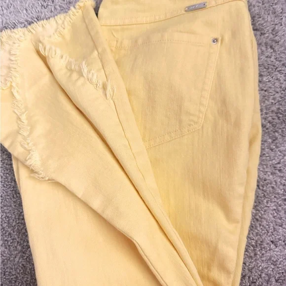 💛INC💛 Women’s Yellow Ankle Cropped Jeans sz 6 - Picture 5 of 8
